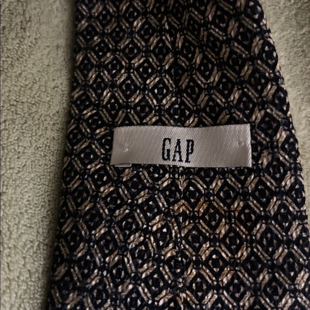 Boys GAP Black and Tan Geometric Tie